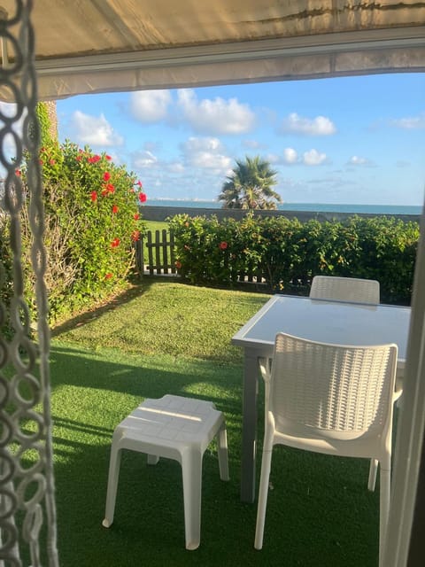 Garden, Balcony/Terrace, Dining area, Garden view, Sea view