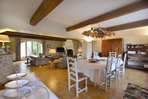 Le moulin vieux, mas authentique en Provence avec piscine Villa in Provence-Alpes-Côte d'Azur