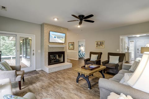 45 Gloucester Rd House in North Forest Beach