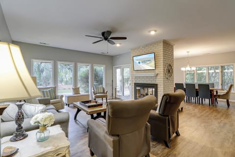 45 Gloucester Rd House in North Forest Beach