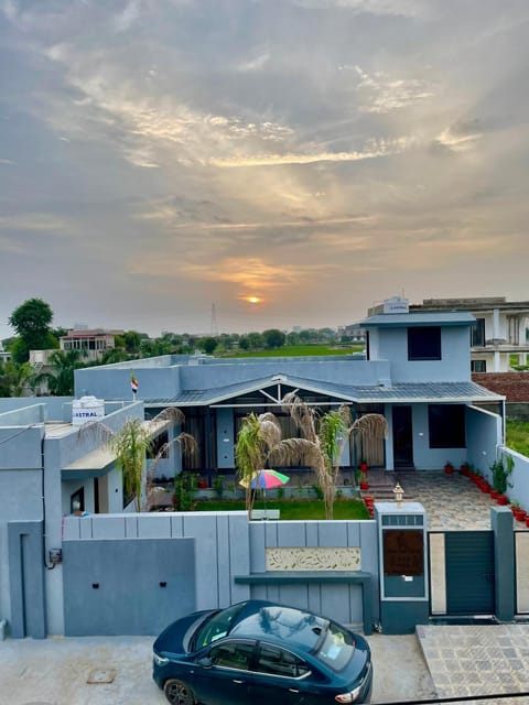 ZenRoofs - Pool Farm House Villa in Jaipur