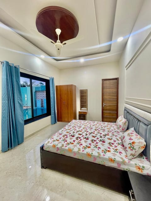 ZenRoofs - Pool Farm House Villa in Jaipur