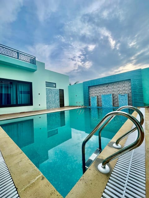 ZenRoofs - Pool Farm House Villa in Jaipur