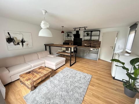 Kitchen or kitchenette, Seating area
