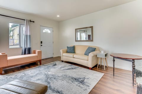 1 Mi to Dtwn LA Artists Retreat with Zen Garden Apartment in Echo Park