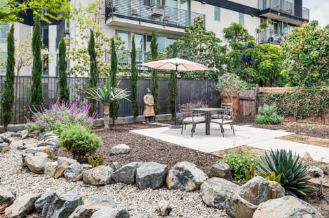1 Mi to Dtwn LA Artists Retreat with Zen Garden Apartment in Echo Park