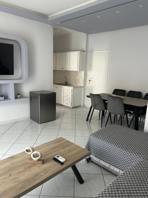 TV and multimedia, Kitchen or kitchenette, Living room