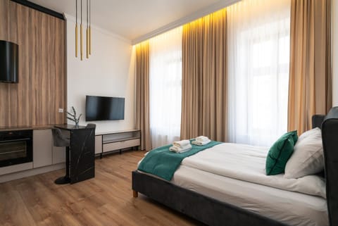 Bed, Photo of the whole room, Seating area