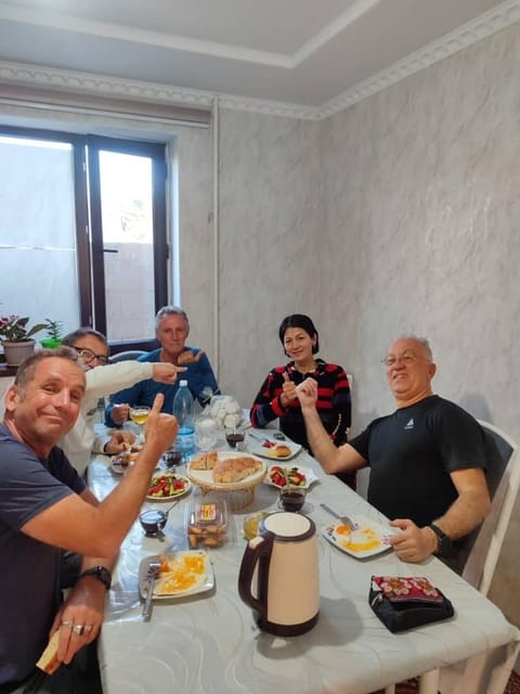 People, Food, Lunch, Dinner, Drinks, group of guests