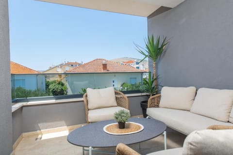 Property building, Balcony/Terrace