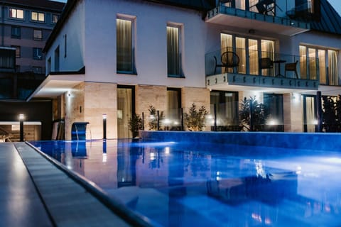 Property building, Swimming pool