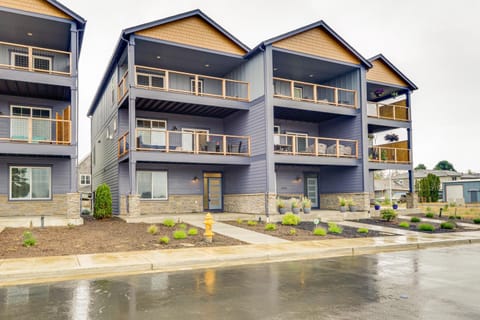 Columbia River Views Spacious Hammond Getaway! House in Hammond