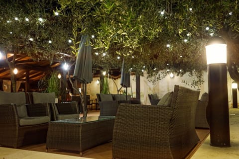 Location, children, Family