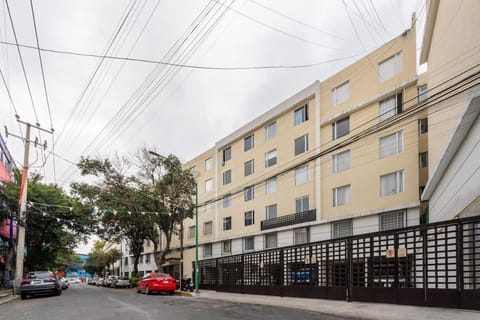 10 minutes away from Zocalo Apartment in Mexico City