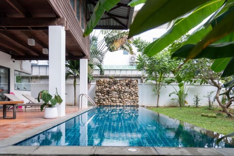 Garden, Swimming pool