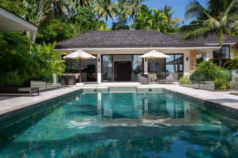 Property building, Garden, Swimming pool