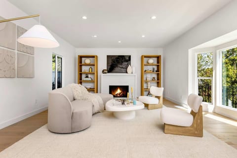 TV and multimedia, Living room, Seating area, fireplace, fireplace