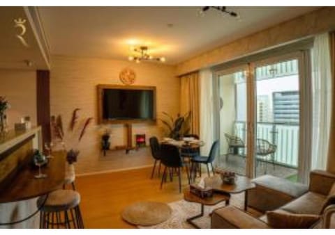 Living room, Dining area