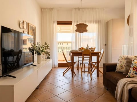 TV and multimedia, Living room, Dining area