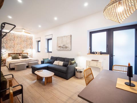Living room, Photo of the whole room
