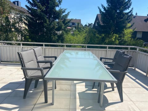 3 bedroom apartment in Leverkusen incl parking-near Messe Deutz-Lanxessarena-Bayarena Apartment in Leverkusen