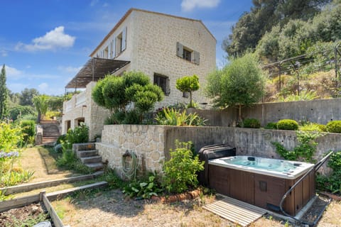 Property building, Garden, sunbed