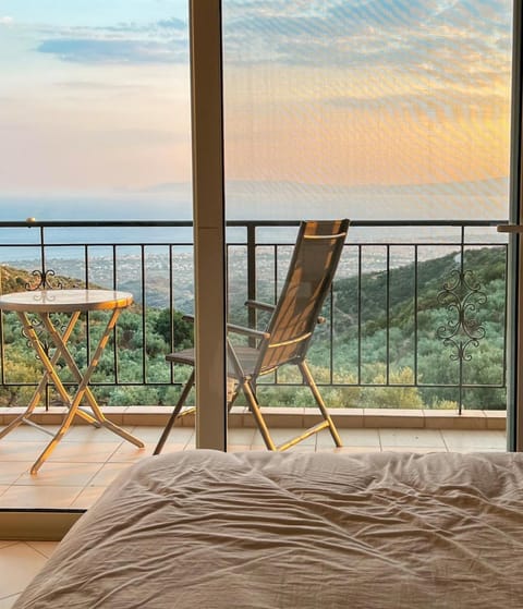 View (from property/room), Balcony/Terrace, Bedroom