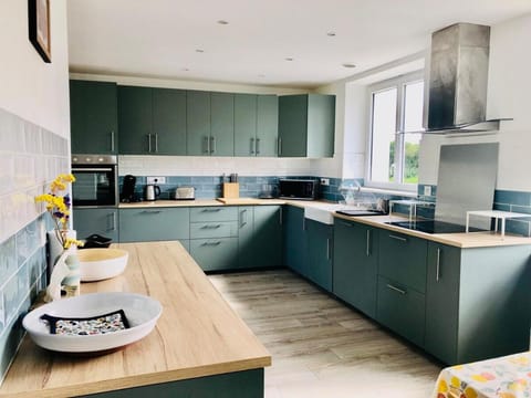 Family home House in Kerlouan