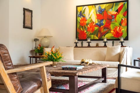 Seating area, Internal: Not applicable to any particular room