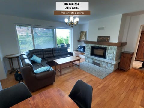 Kitchen or kitchenette, Living room, Seating area