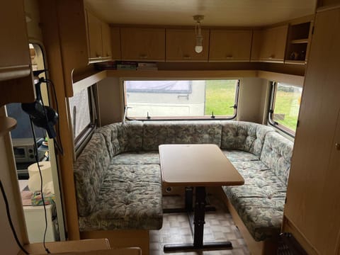 Przyczepa Hobby 460 z przedsionkiem w Dębkach Campground/
RV Resort in Pomeranian Voivodeship