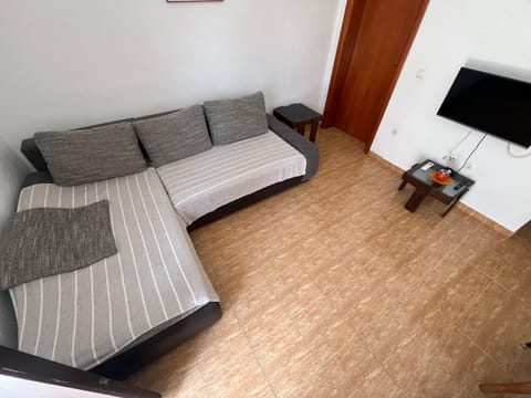 Communal lounge/ TV room, TV and multimedia, Living room, Seating area