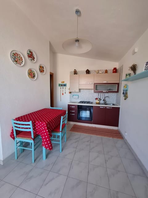 Kitchen or kitchenette, Living room, Dining area, oven, stove