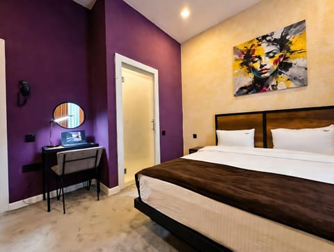 Bed, Photo of the whole room, Bedroom, hair dresser