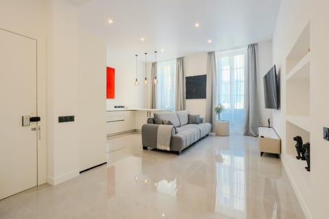 TV and multimedia, Kitchen or kitchenette
