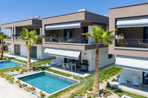 Property building, Swimming pool