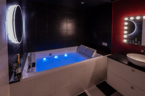 Hot Tub, Bathroom, Bath