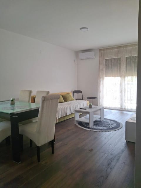 Zmaj LUX 2 Apartment in Serbia