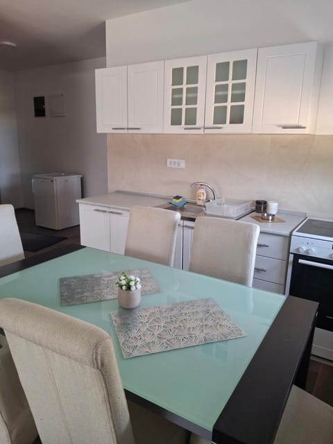 Zmaj LUX 2 Apartment in Serbia