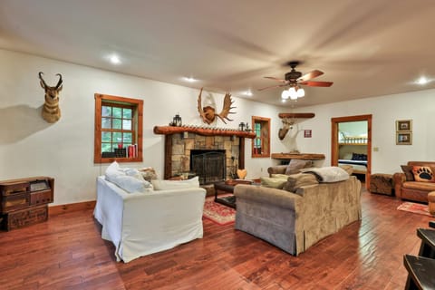 Spacious Vermont Mountain Retreat - 4BR,4BA - Near Skiing & Hiking - Perfect for Groups House in Pittsfield