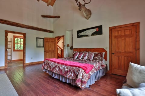 Spacious Vermont Mountain Retreat - 4BR,4BA - Near Skiing & Hiking - Perfect for Groups House in Pittsfield