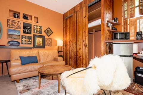 Boho Studio on 8th Ave West Queen Anne, Seattle Apartment in Queen Anne