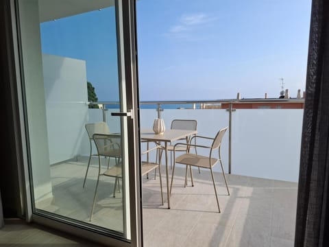 View (from property/room), Balcony/Terrace, Sea view