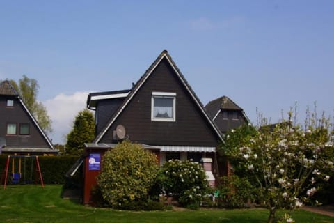 Property building, Garden, Garden, pet friendly