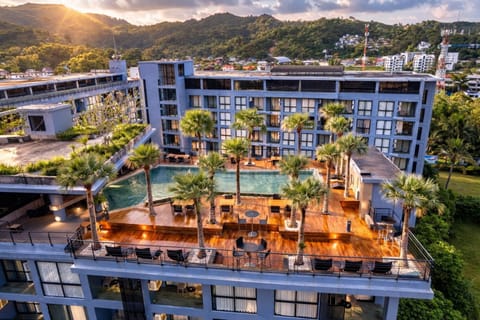 Property building, Bird's eye view, Swimming pool