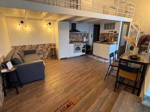 Kitchen or kitchenette, Seating area, Dining area