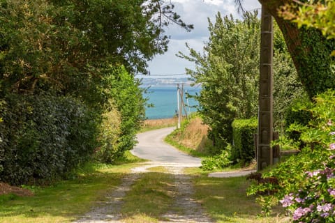 Les gîtes de Lanevry 800m plage House in Douarnenez