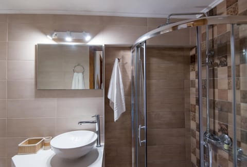 Shower, Bathroom, Decorative detail