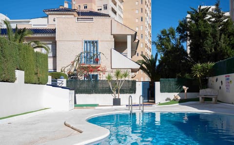 Swimming pool, Swimming pool