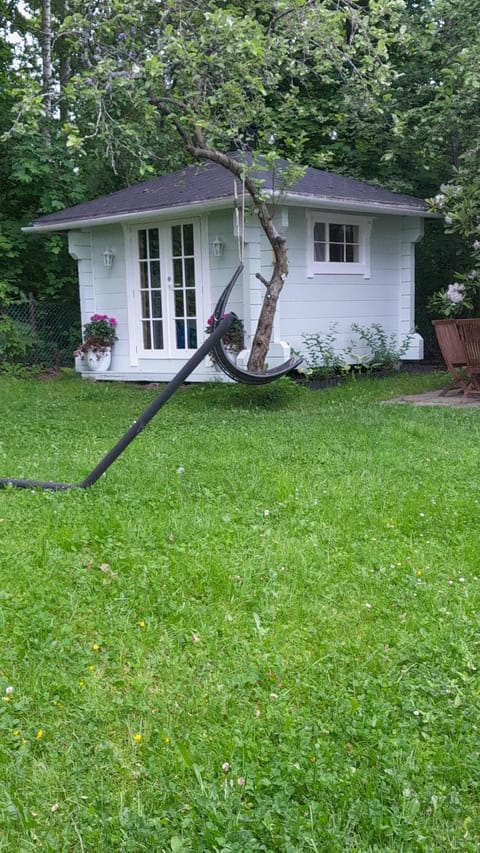 Property building, Spring, Day, Natural landscape, Garden, Garden view